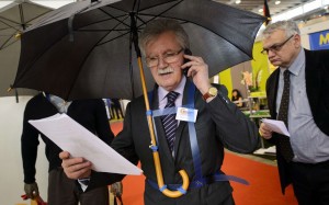 1.	About 1,000 inventions debuted at the 40th International Exhibition of Inventions in Geneva. Officials said 789 exhibitors from 46 countries and 60,000 visitors are expected at the fair, which opened on Wednesday and runs until April 22.